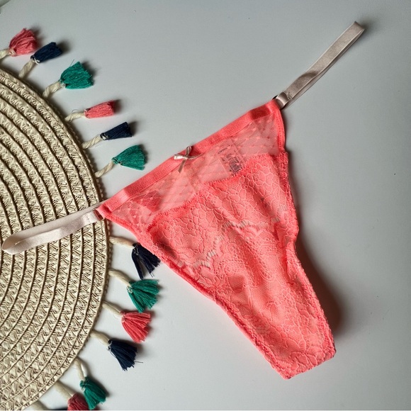 Victoria's Secret Dream Angels Lace V-String Panty Neon Nectar Large NEW - Picture 5 of 5